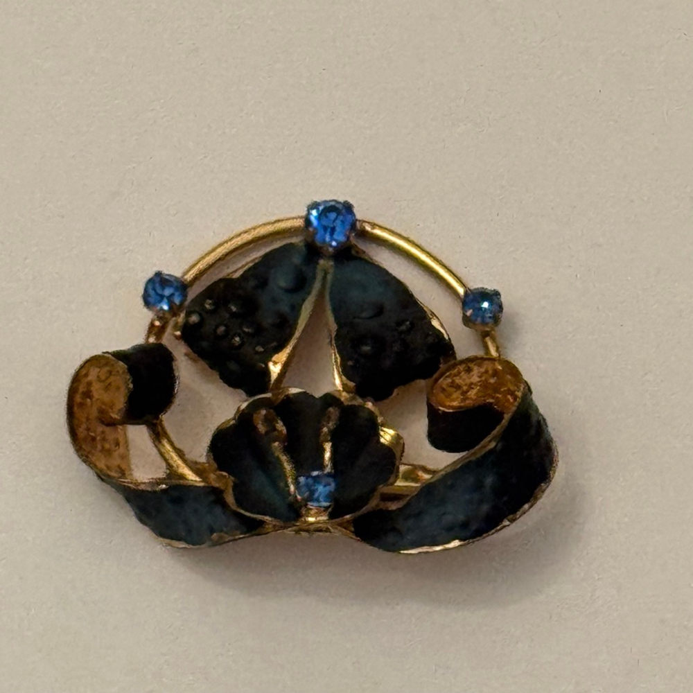 Lovely marked Made in Austria Vintage Brooch or Pendant with Aurora Borealis Rhi